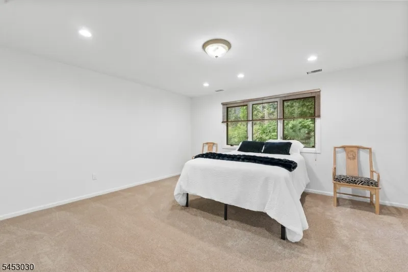 239 Westervelt Ln Mahwah, NJ 07430