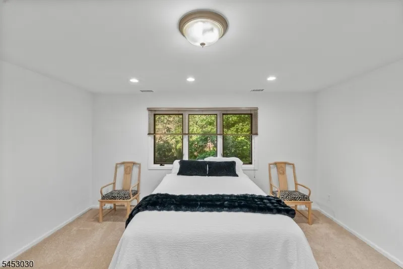 239 Westervelt Ln Mahwah, NJ 07430