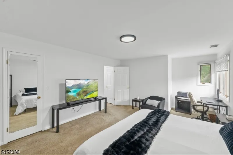 239 Westervelt Ln Mahwah, NJ 07430