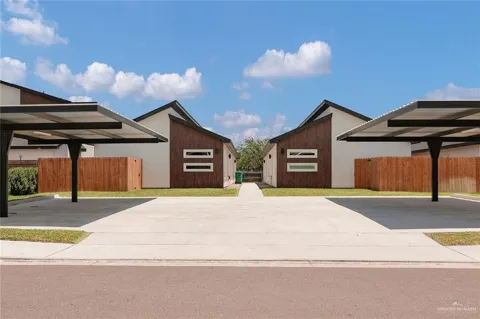 1502 W Platinum Drive #4