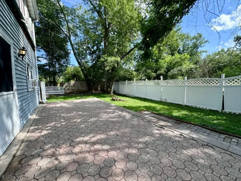 15 Warren Hagstrom Blvd Wanaque, NJ 07465