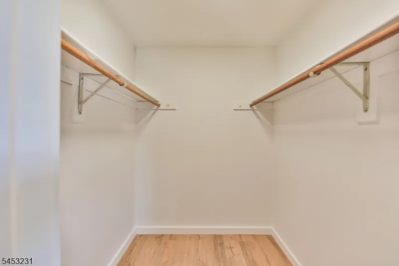813 Spruce Hills Dr Glen Gardner, NJ 08826