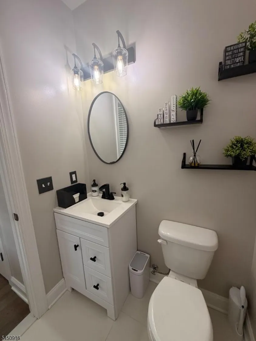 22 Larch St Carteret, NJ 07008