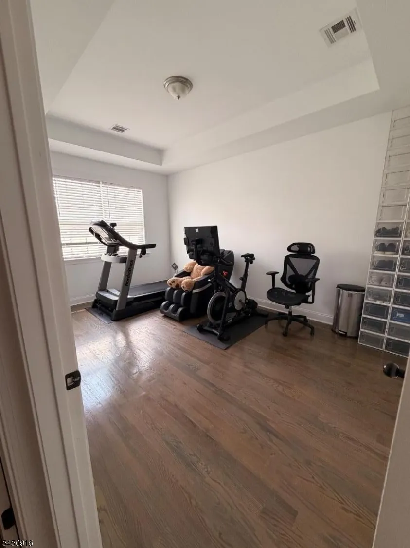 22 Larch St Carteret, NJ 07008
