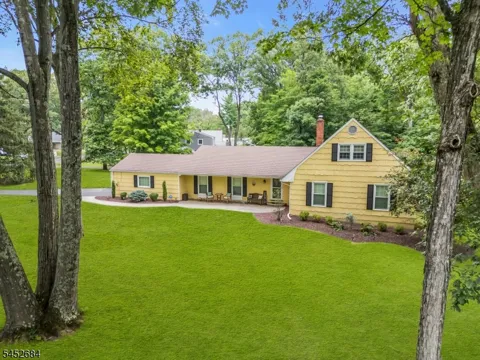 1117 Cambridge Ln