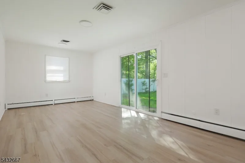 21 Saint Germain Dr Clark, NJ 07066