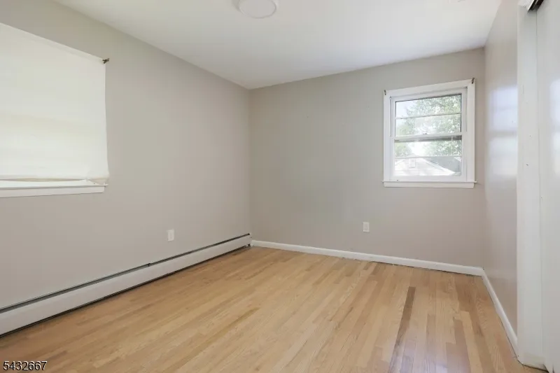 21 Saint Germain Dr Clark, NJ 07066