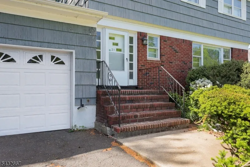 21 Saint Germain Dr Clark, NJ 07066