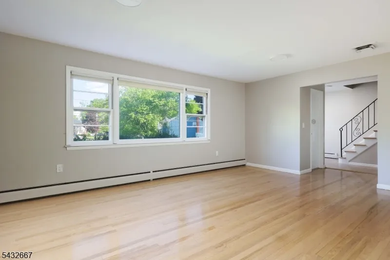 21 Saint Germain Dr Clark, NJ 07066