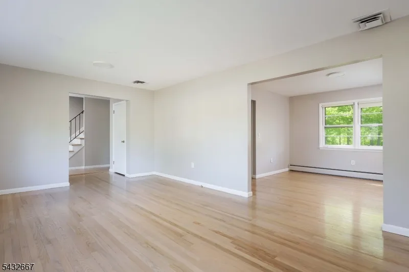 21 Saint Germain Dr Clark, NJ 07066