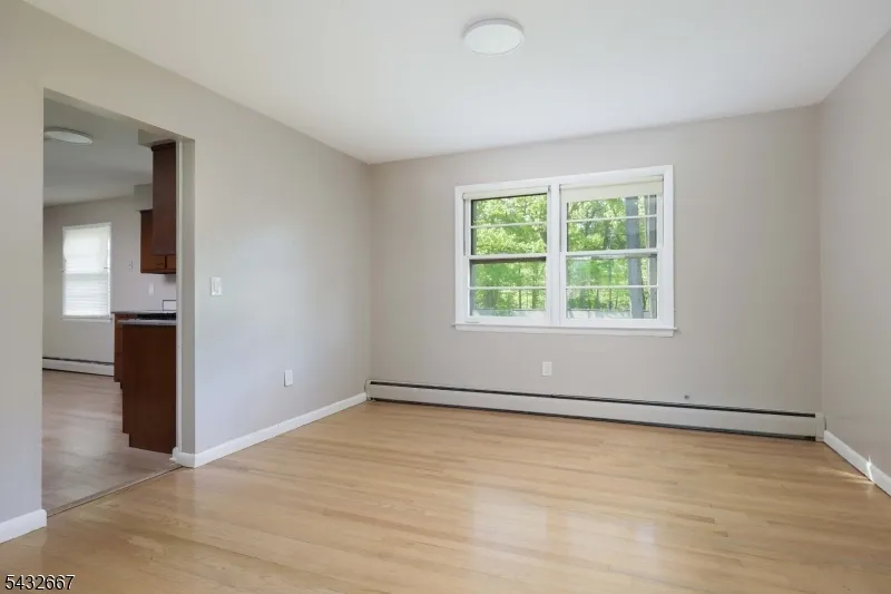 21 Saint Germain Dr Clark, NJ 07066