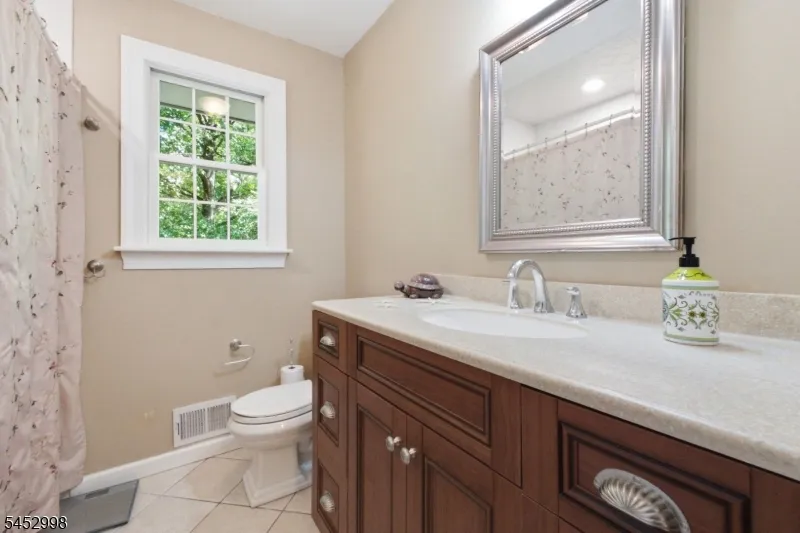 1120 N Washington Ave Green Brook, NJ 08812