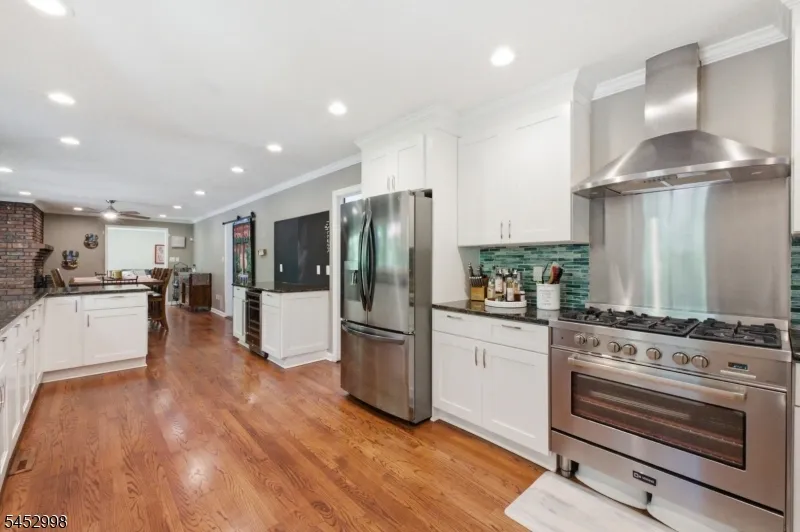 1120 N Washington Ave Green Brook, NJ 08812