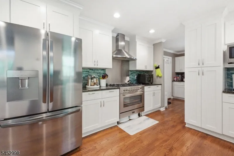 1120 N Washington Ave Green Brook, NJ 08812