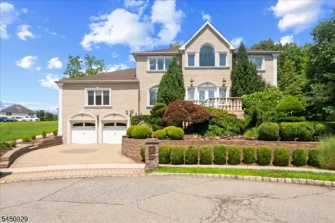 12 Byron Ct