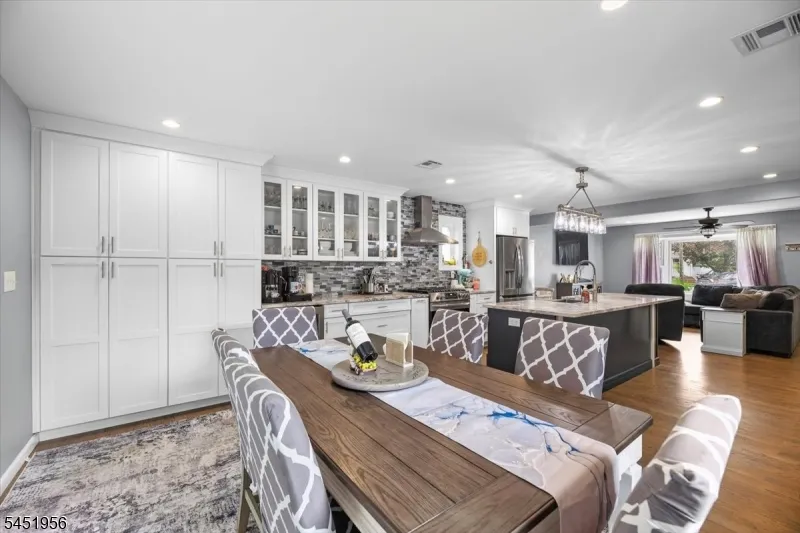 42 Wells Ct Bloomfield, NJ 07003