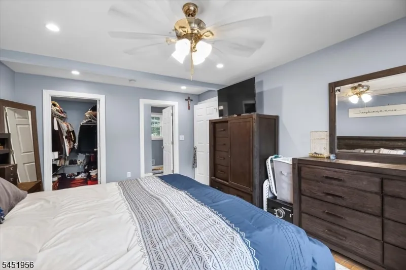 42 Wells Ct Bloomfield, NJ 07003