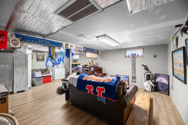 42 Wells Ct Bloomfield, NJ 07003