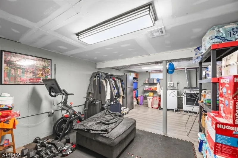 42 Wells Ct Bloomfield, NJ 07003