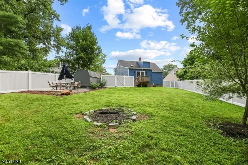 42 Wells Ct Bloomfield, NJ 07003