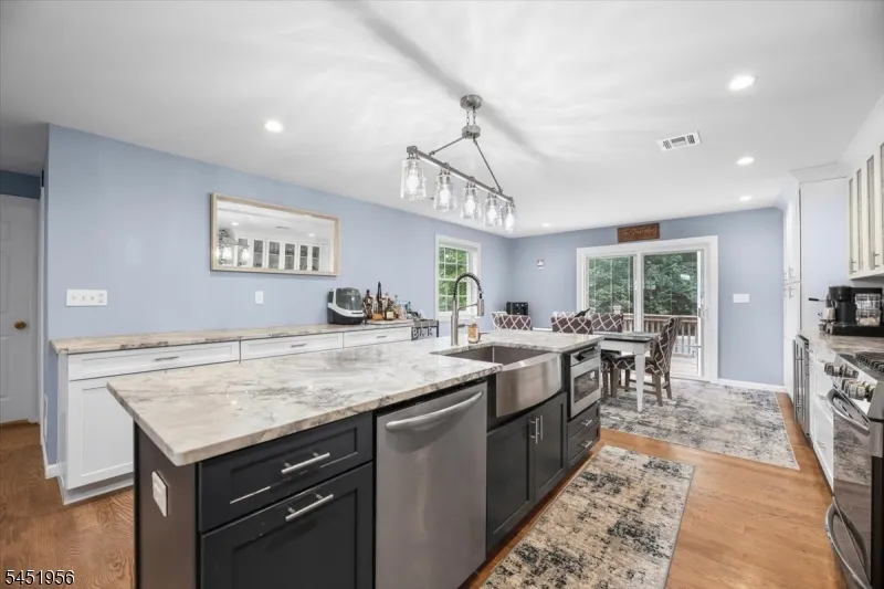42 Wells Ct Bloomfield, NJ 07003