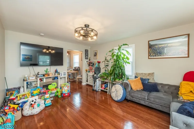 1109 Lincoln St Linden City, NJ 07036