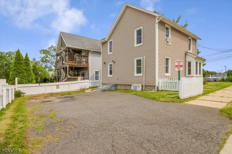 27 Moran St Newton Town, NJ 07860