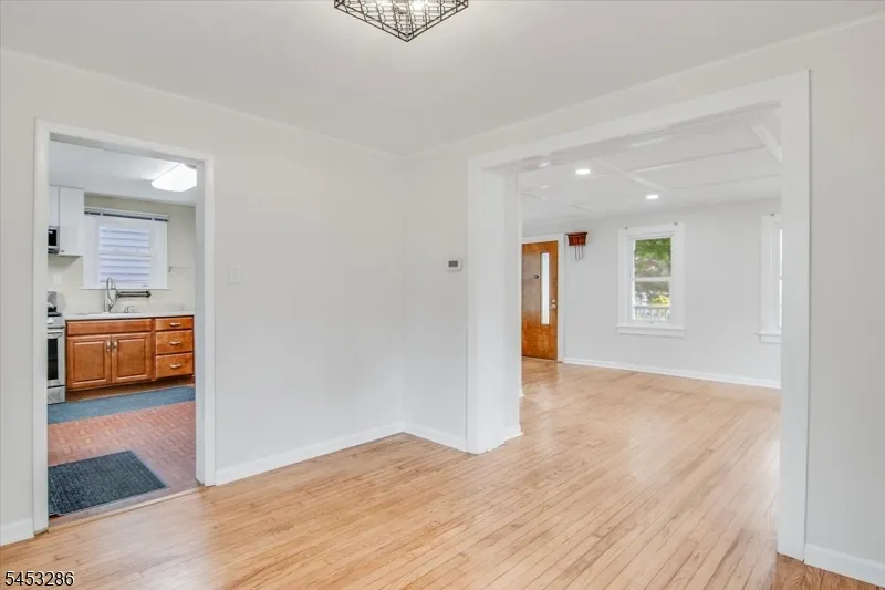 27 Moran St Newton Town, NJ 07860