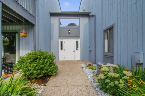 252 Drake Ln
