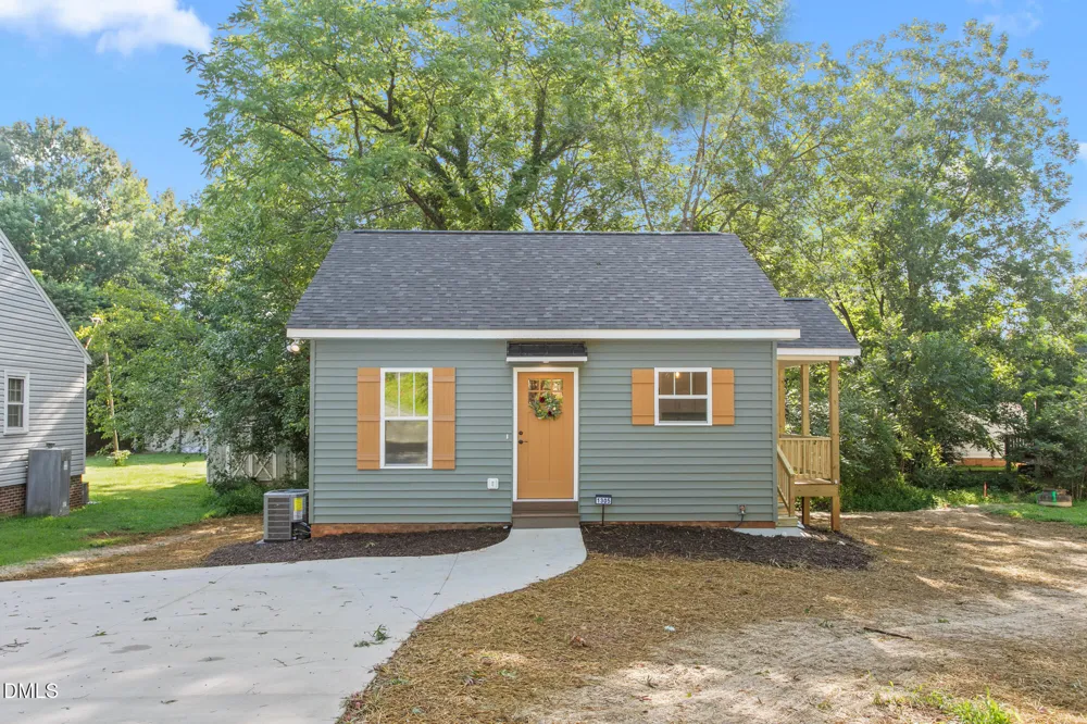 1305 E Willowbrook Drive Burlington, NC 27215