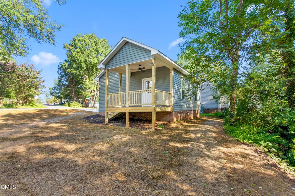 1305 E Willowbrook Drive Burlington, NC 27215