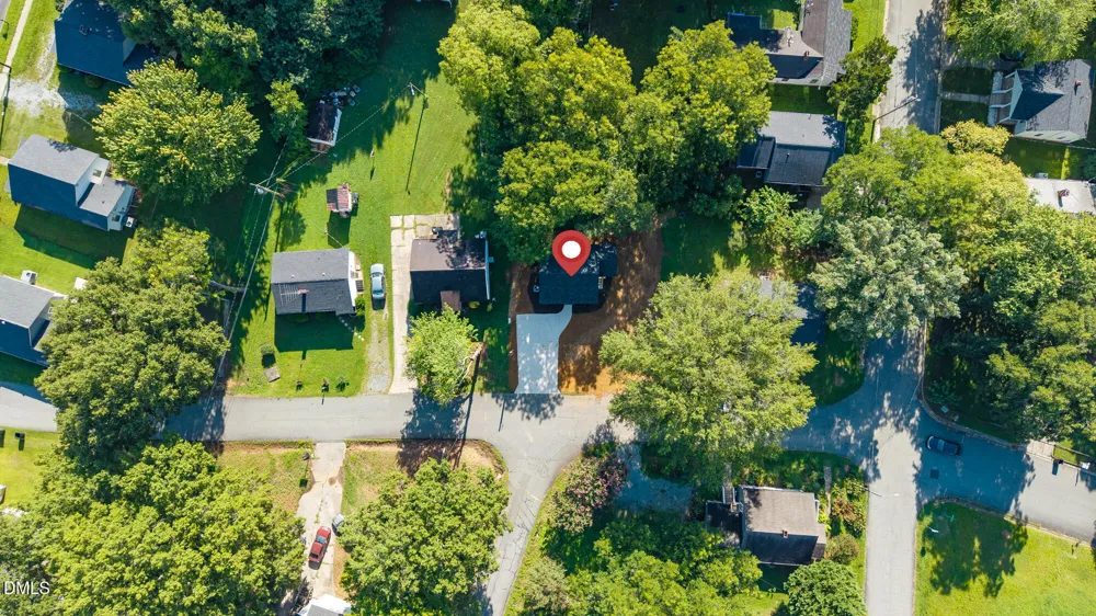 1305 E Willowbrook Drive Burlington, NC 27215