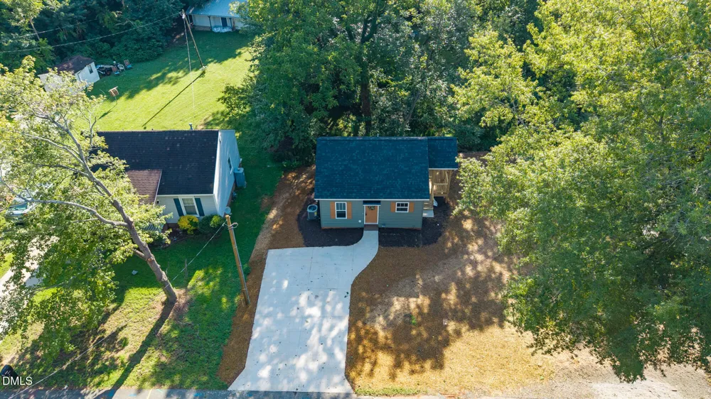 1305 E Willowbrook Drive Burlington, NC 27215