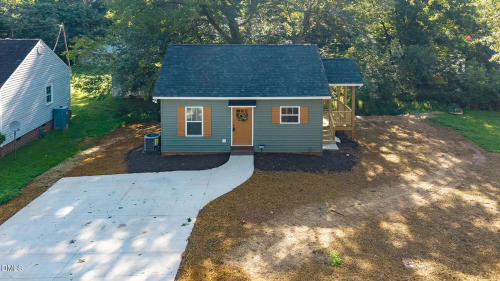 1305 E Willowbrook Drive Burlington, NC 27215