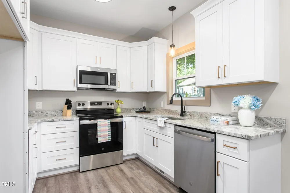 1305 E Willowbrook Drive Burlington, NC 27215