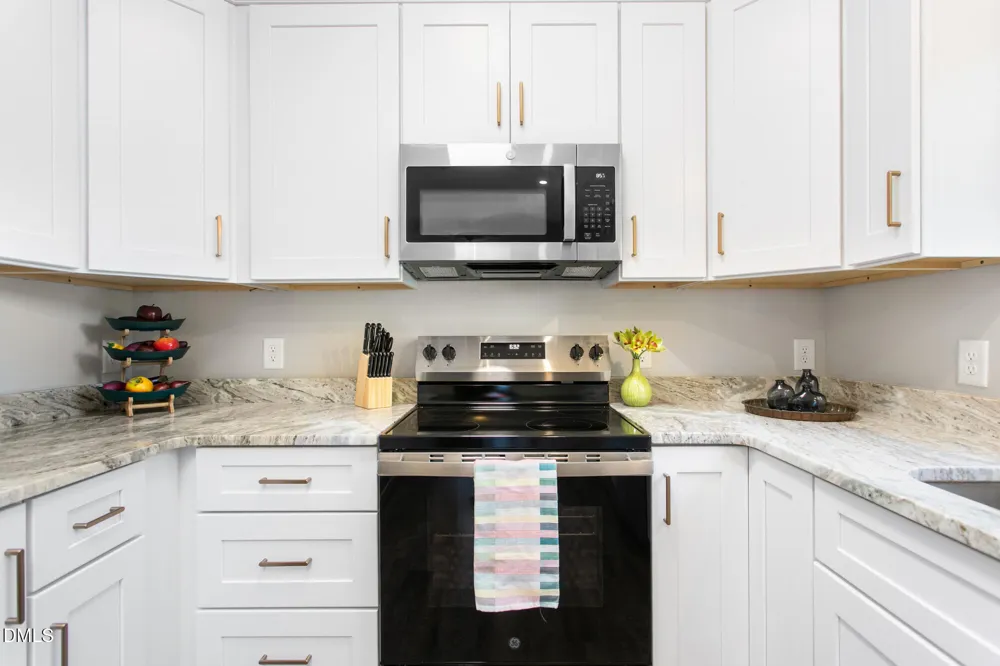 1305 E Willowbrook Drive Burlington, NC 27215