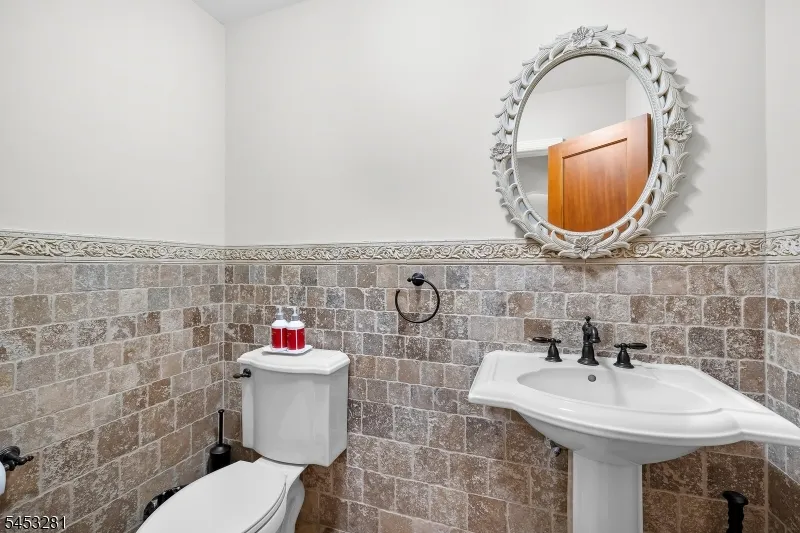312 Naughright Rd Washington, NJ 07853