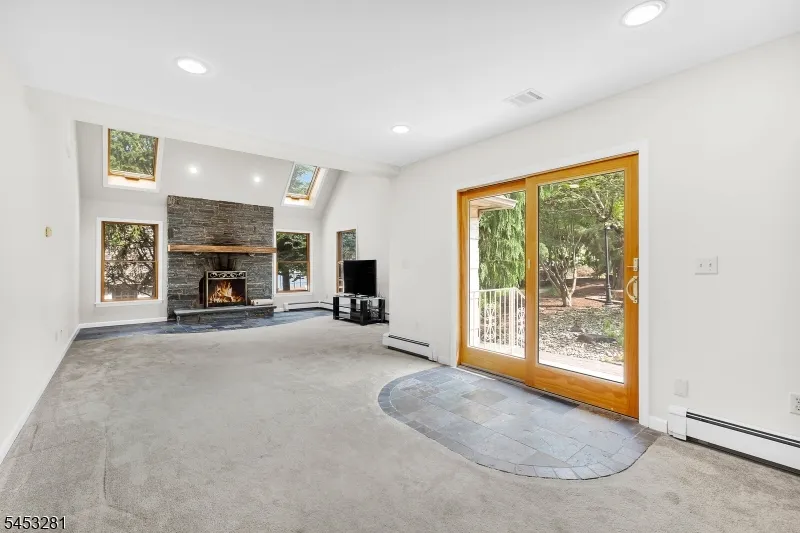 312 Naughright Rd Washington, NJ 07853