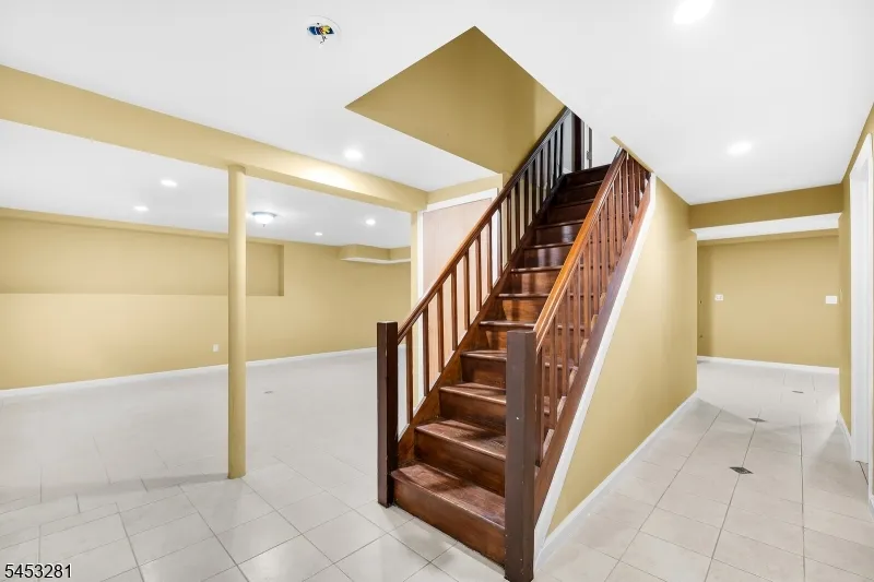 312 Naughright Rd Washington, NJ 07853
