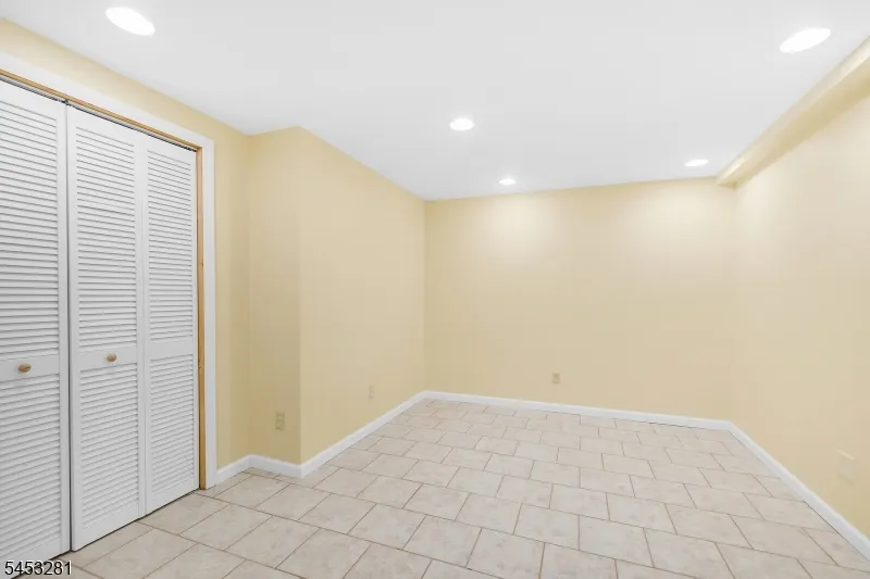 312 Naughright Rd Washington, NJ 07853