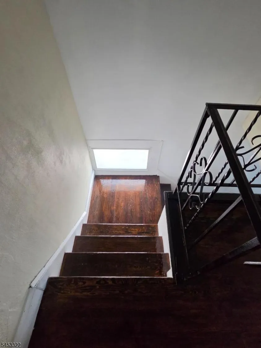 195 Kerrigan Blvd Newark City, NJ 07106
