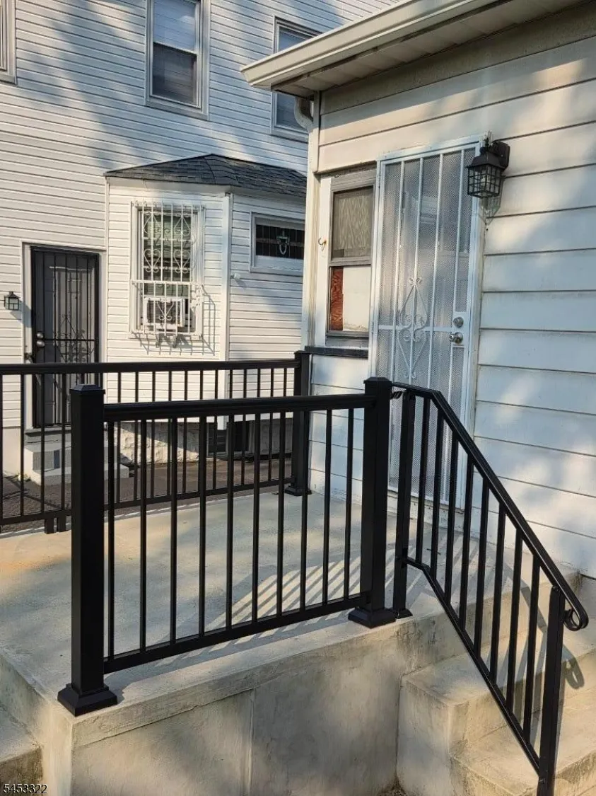 195 Kerrigan Blvd Newark City, NJ 07106