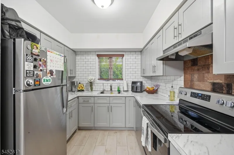19 Northwestern Way Hopatcong, NJ 07843