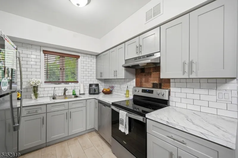19 Northwestern Way Hopatcong, NJ 07843