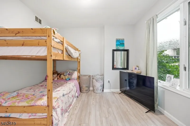 19 Northwestern Way Hopatcong, NJ 07843