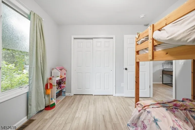 19 Northwestern Way Hopatcong, NJ 07843