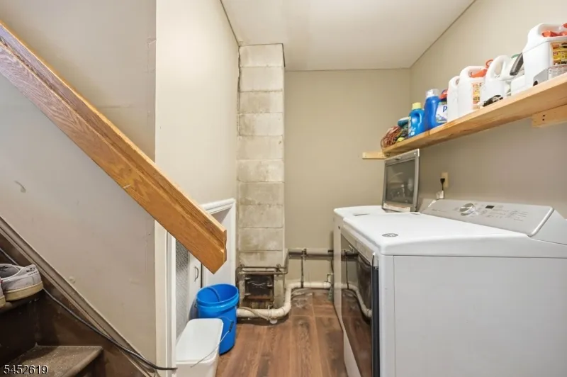 19 Northwestern Way Hopatcong, NJ 07843