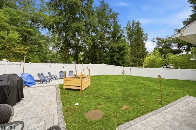 19 Northwestern Way Hopatcong, NJ 07843