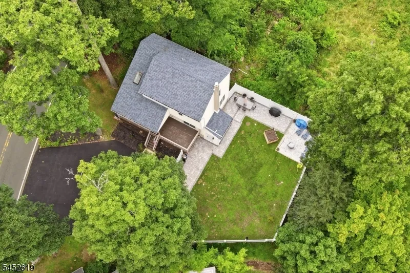19 Northwestern Way Hopatcong, NJ 07843