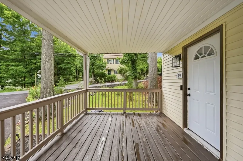 19 Northwestern Way Hopatcong, NJ 07843